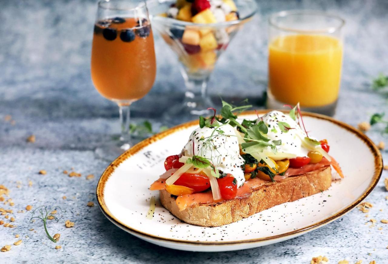 סינגפור Oasia Resort Sentosa By Far East Hospitality מראה חיצוני תמונה Poached eggs on toast