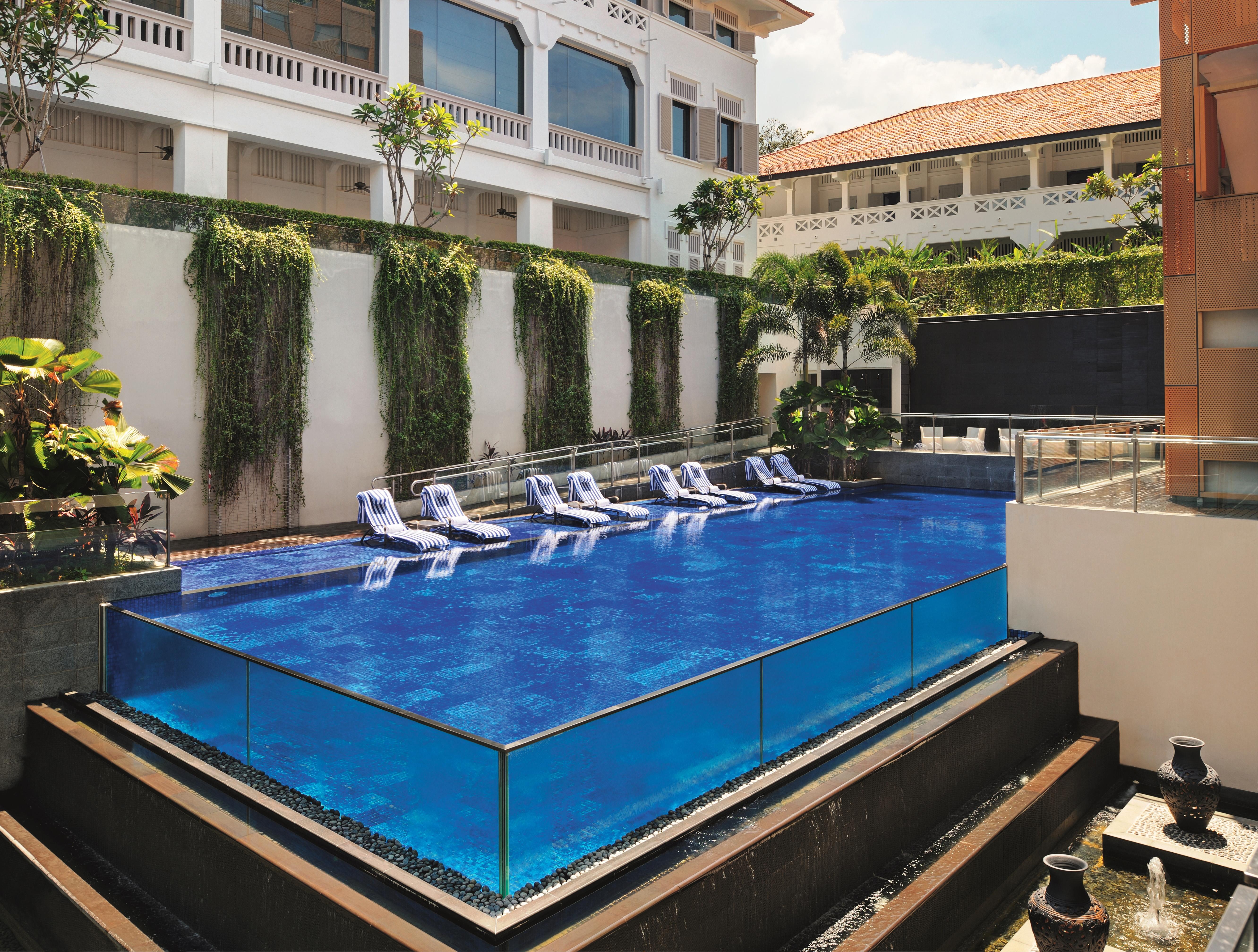 סינגפור Oasia Resort Sentosa By Far East Hospitality מראה חיצוני תמונה The pool at the hotel